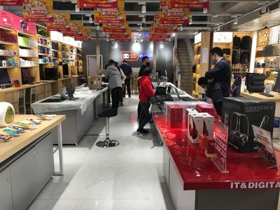 助力城市经济活力复苏 全国多地京东电脑数码专卖店恢复营业，电子产品销售回暖